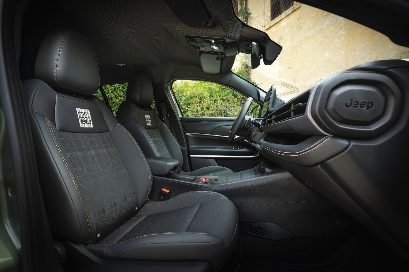 SMALL_NewJeepAvenger4xe85thanniversary (25)